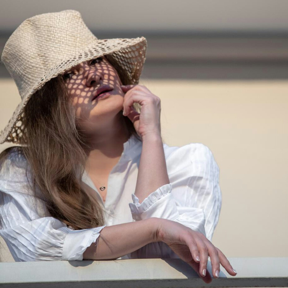 Ковбойская соломенная шляпа. Профессиональный фотограф в Турции Анталии Кемере Сиде Белеке Алании