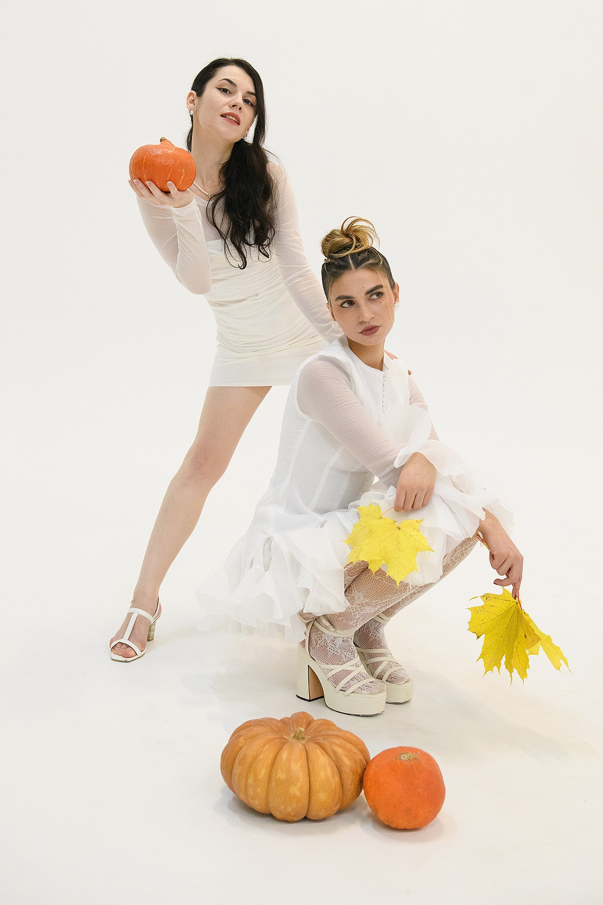 «Тыквы».Студийная импровизация. Надежда и Анастасия. Организация и проведение фотосъемок в Санкт-Петербурге. Фотограф Смирягин Илья