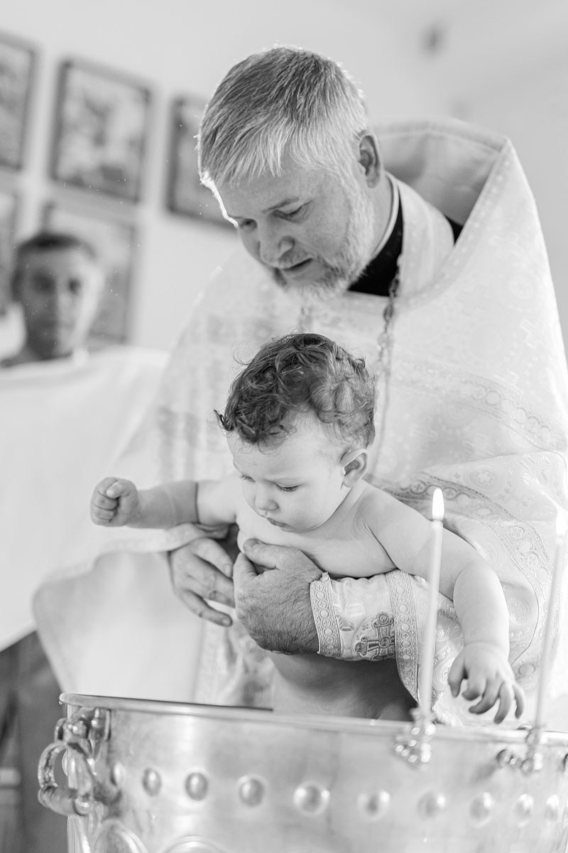 — Таинство Крещения (Чёрно-белый). Детский и семейный фотограф Домодедово