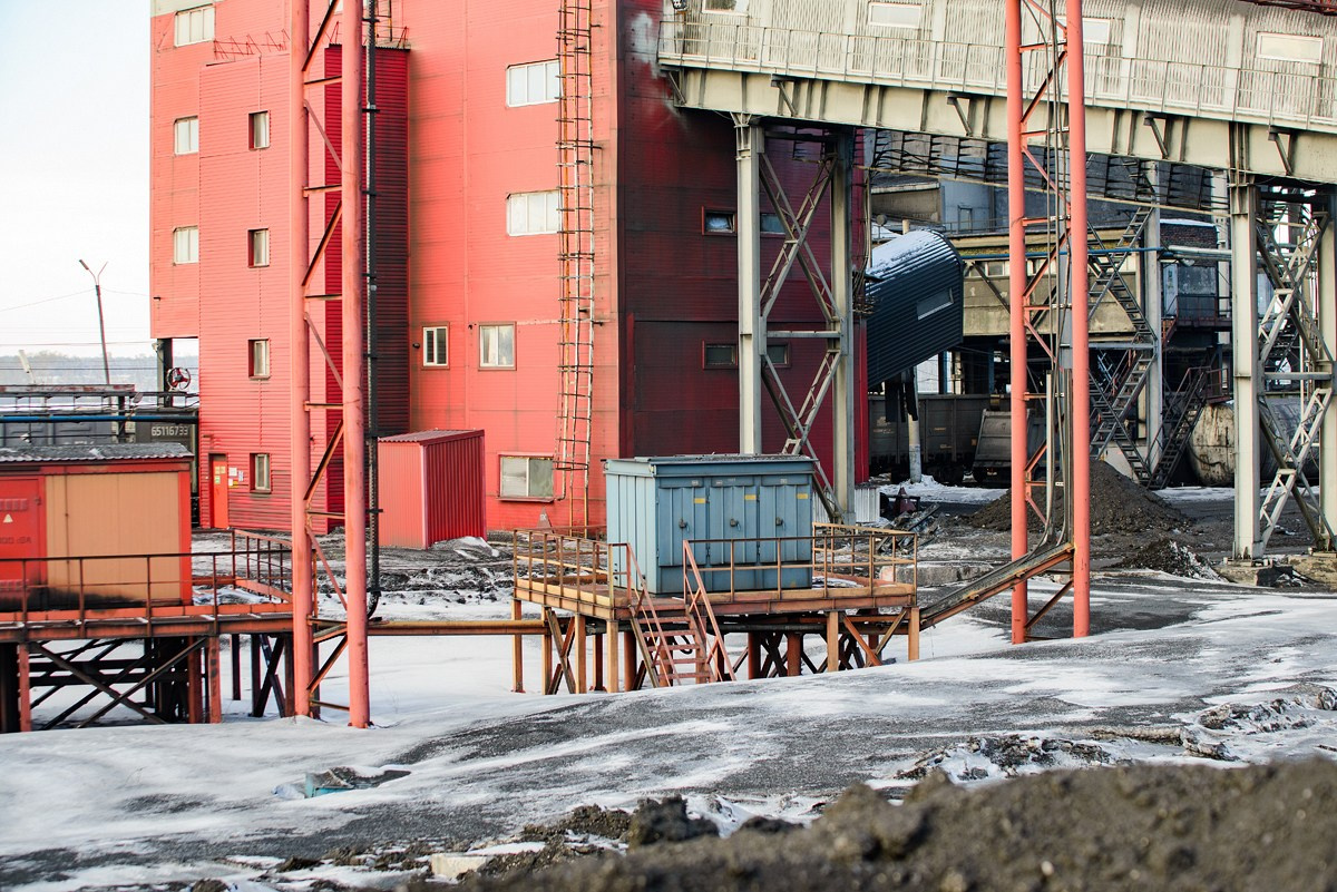 СИБАНТРАЦИТ угольный разрез. Фотограф Сергей Сергеев