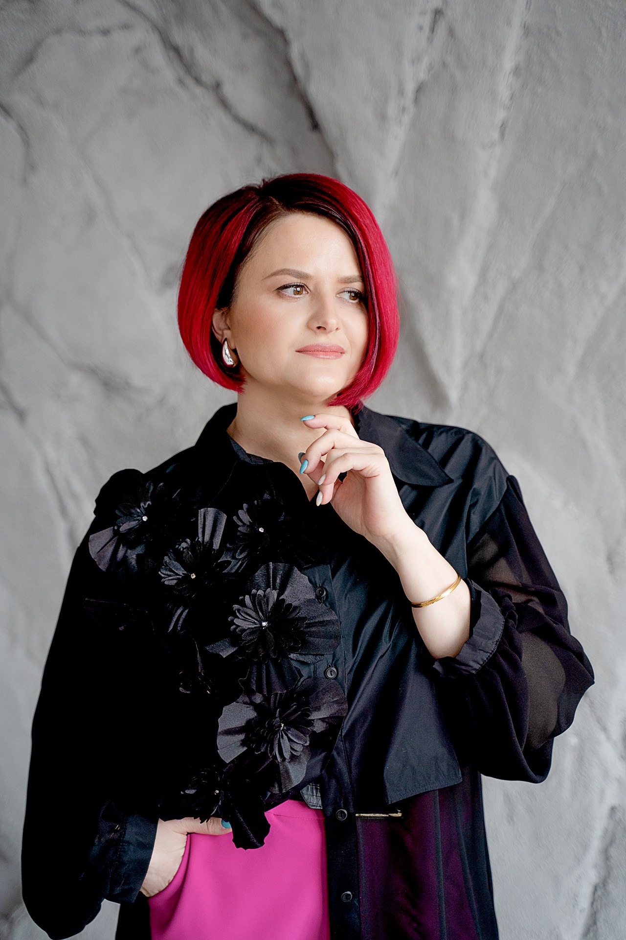 Регина специалист по работе с экспертами. Семейный и женский фотограф, контент фотосессия в Екатеринбурге