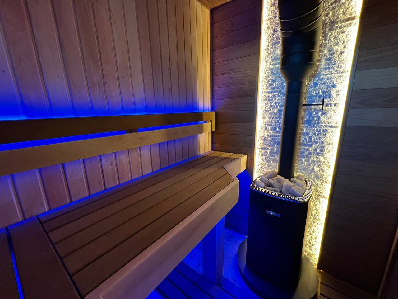 Реновация парной в Киссолово: старое и прогнившее превращается в стильную и уютную баню, где каждая деталь радует глаз и создает тепло. SaunaTopMasters