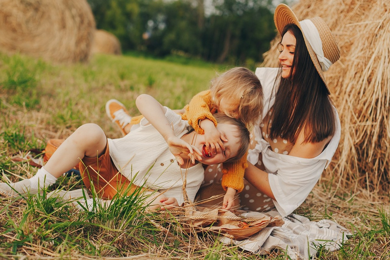 Фотосессия со стогами сена. Фотограф Евгения Мальцева, Архангельск