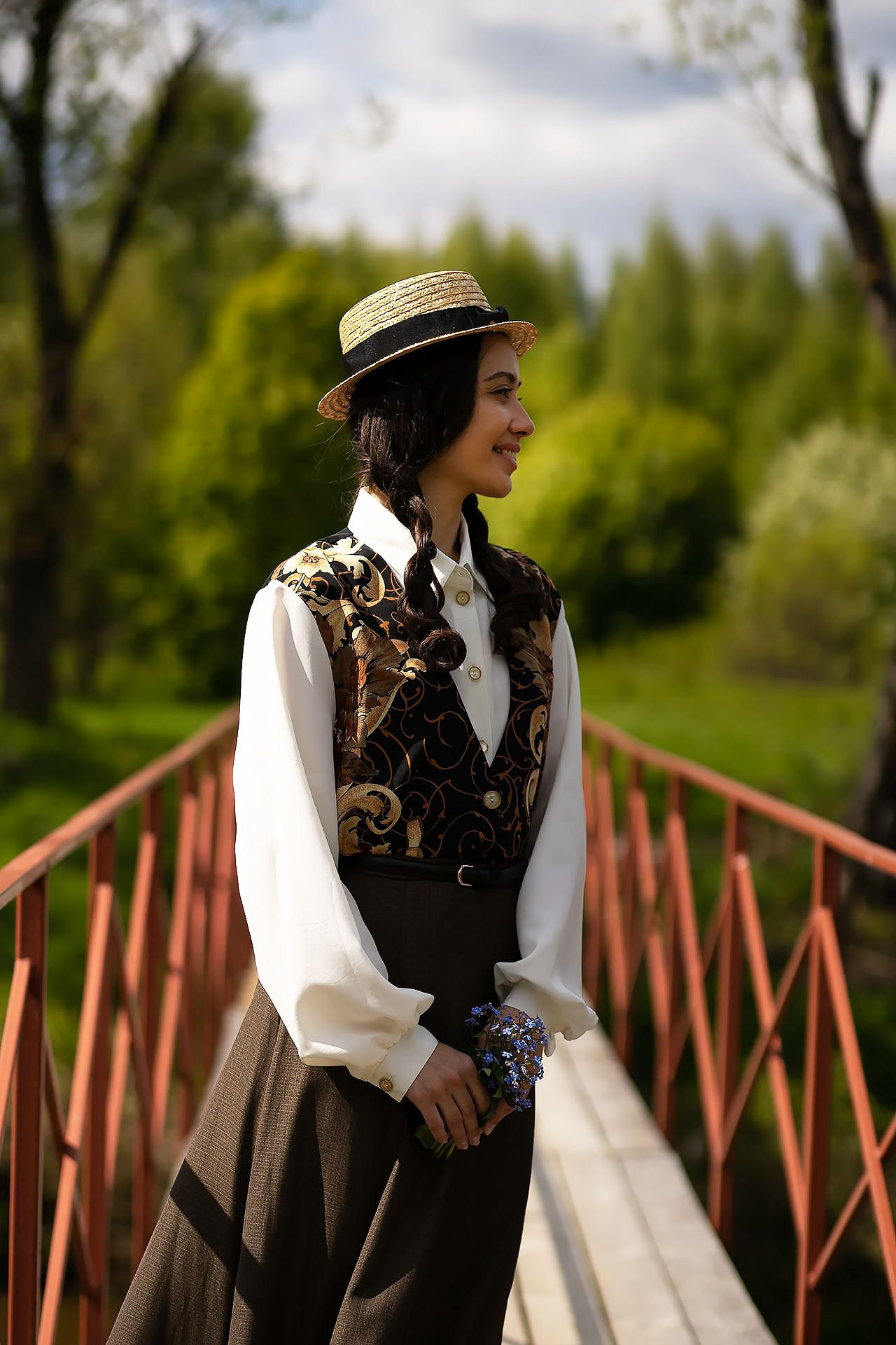 Энн на мосту. Художественная винтажная фотография