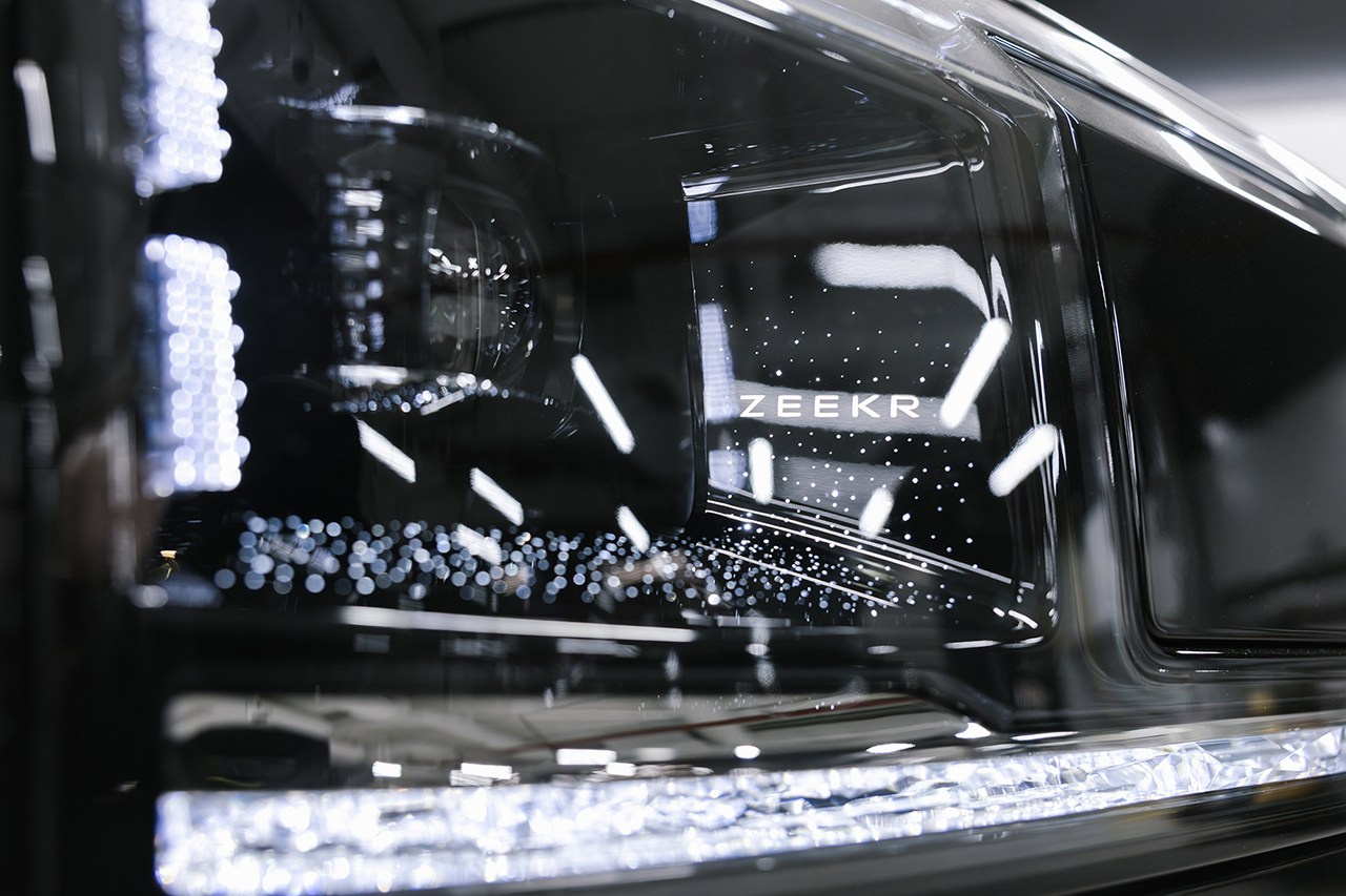 Zeekr 9X 2.0hyb 4WD AT (1401 л. с.) 2025 + фаркоп. Автосалон «Х-Авто»