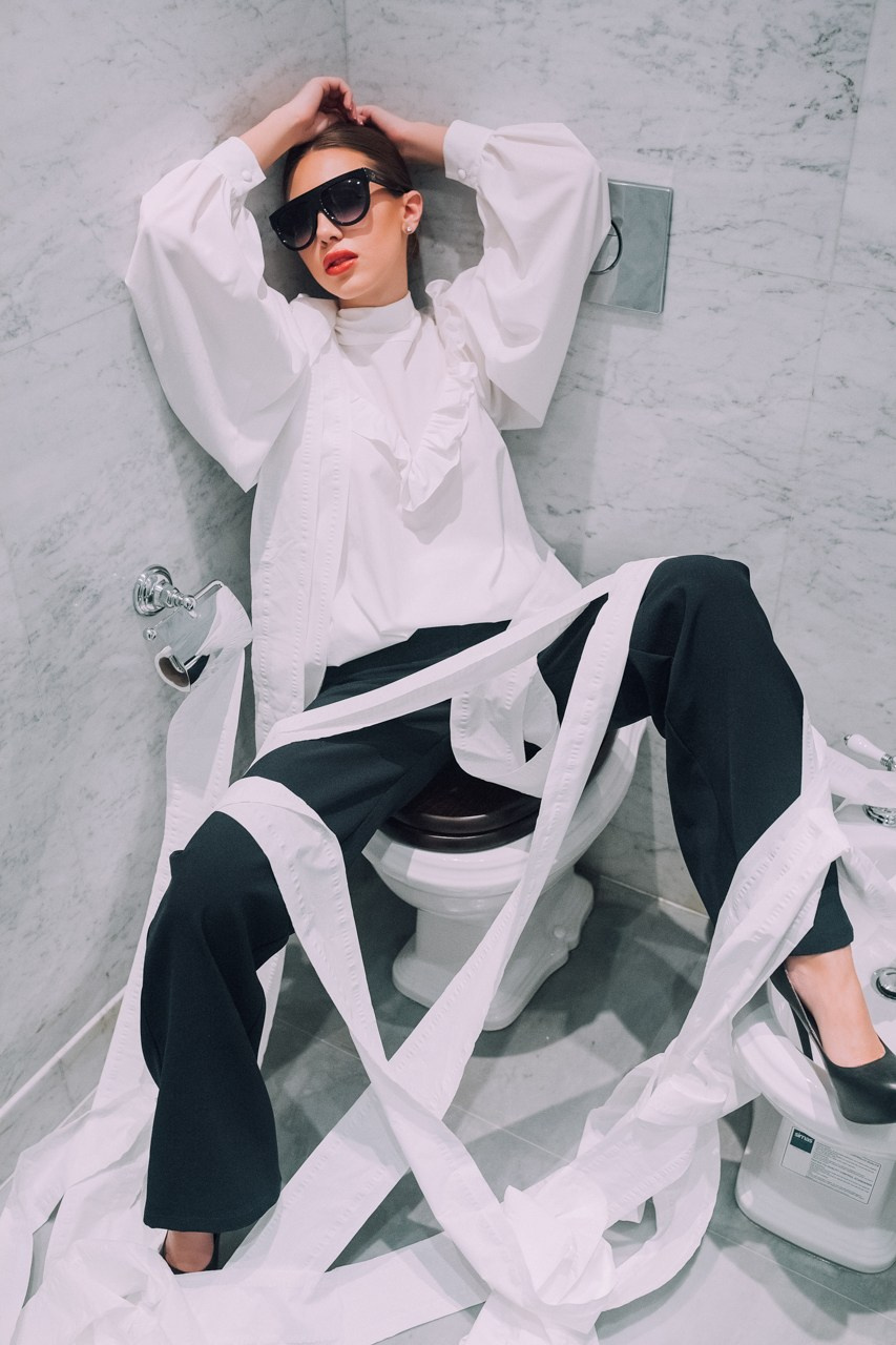 Современная концептуальная фотография о теле, уязвимости и идентичности. Визуальная практика на стиле честности, пост-иронии и искусства.Рекламная фотография, Концептуальная фотография, Современный художник, Психология, Коммерческий фотограф, Репортажный фотограф, Стрит фотография, Арт, Сюрреализм, Мобильная фотография, Снято на айфон, Дима Бурза