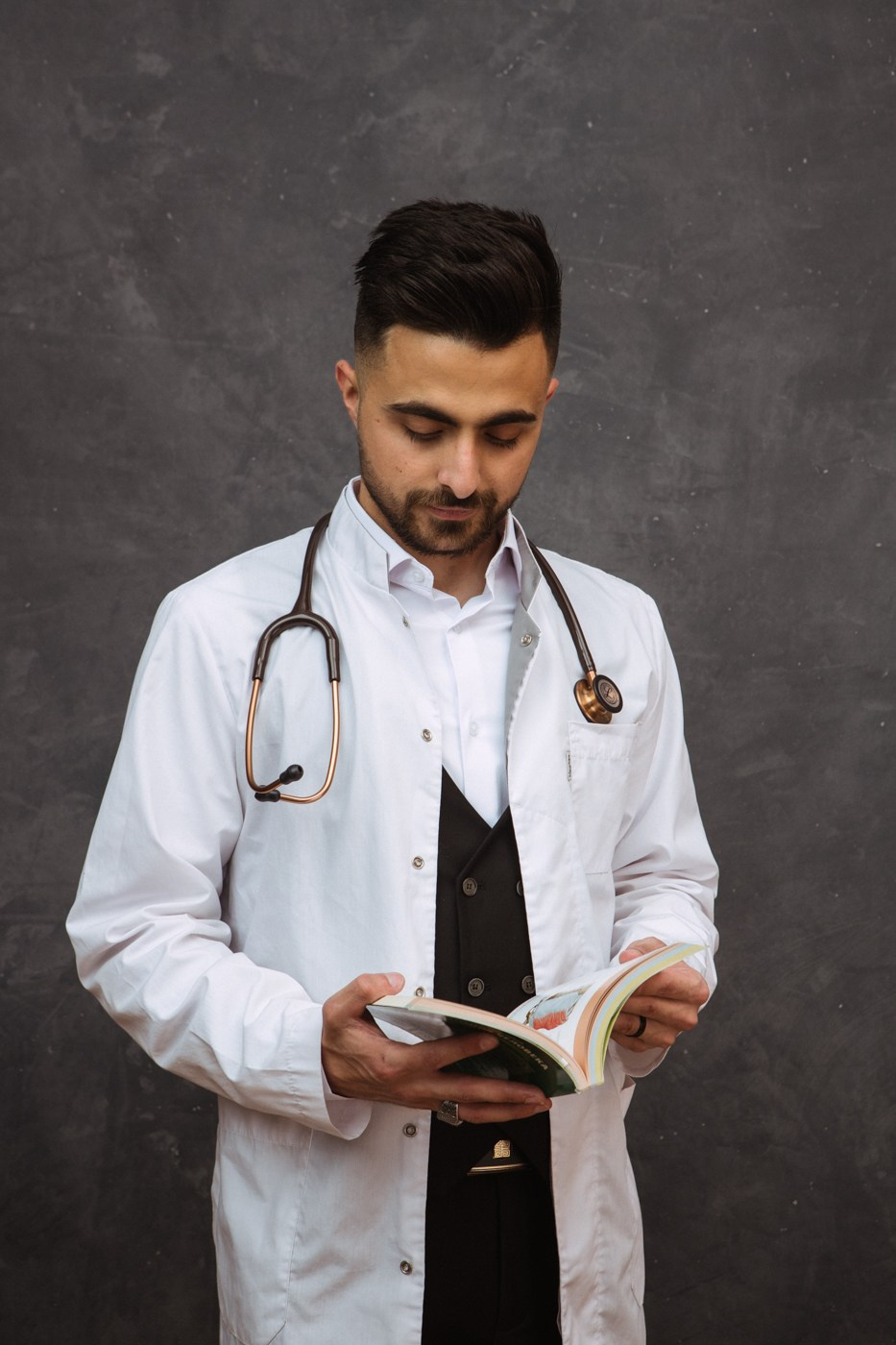 Съемка для выпускников медицинского университета. Фотографы в городе Волгограде — Людмила Агеева и Алексей Околелов