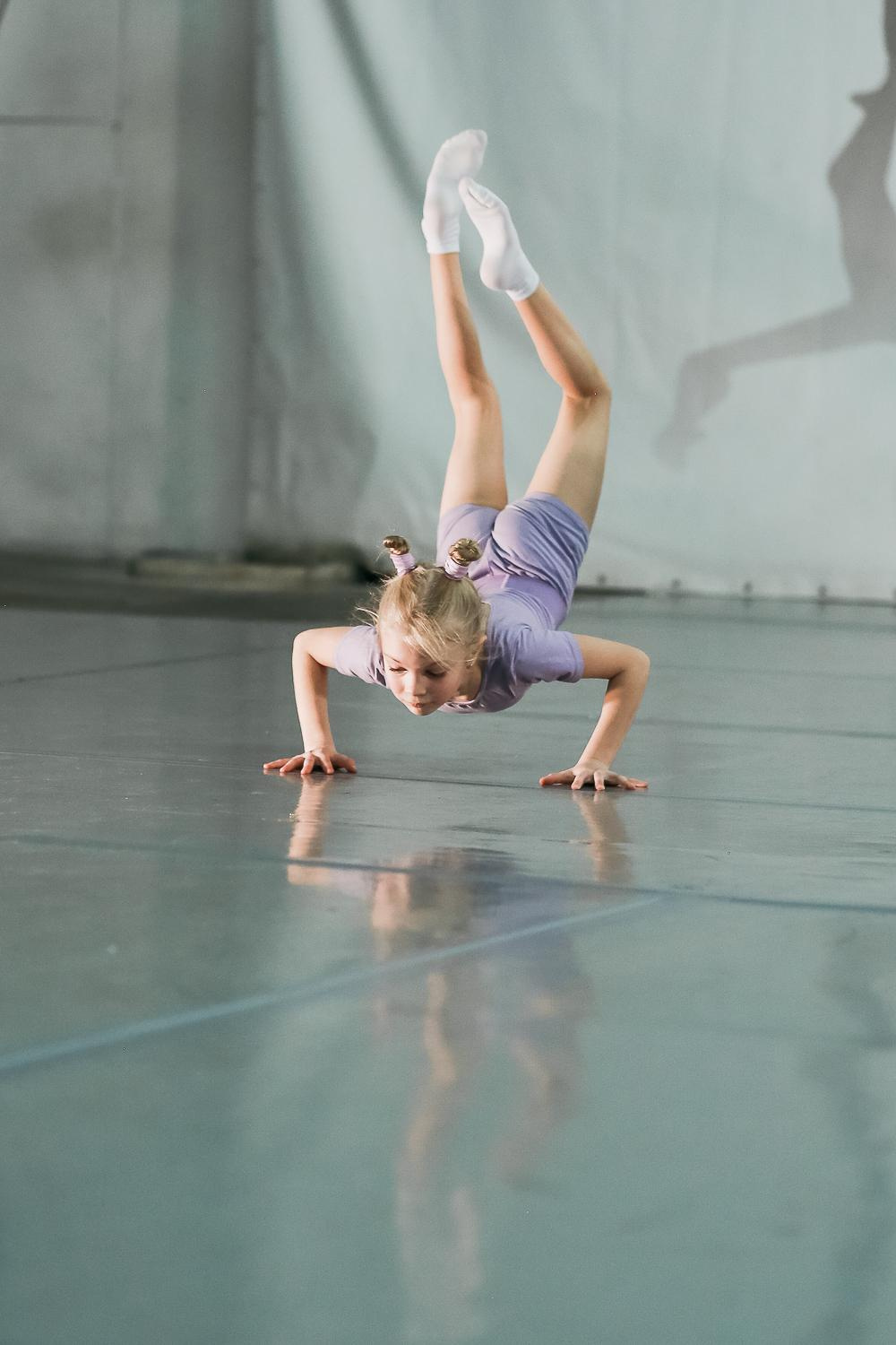 Выступление танцевального центра Дункан. Антонина Морозова, профессиональный семейный фотограф видеограф