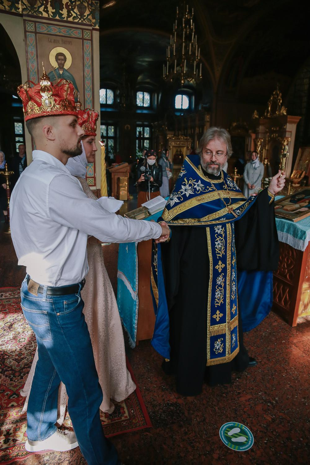 Венчание Евгения и Кристины. Храм Сергия Радонежского. Антонина Морозова, профессиональный семейный фотограф видеограф