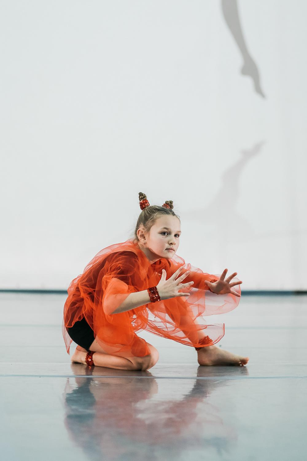 Выступление танцевального центра Дункан. Антонина Морозова, профессиональный семейный фотограф видеограф