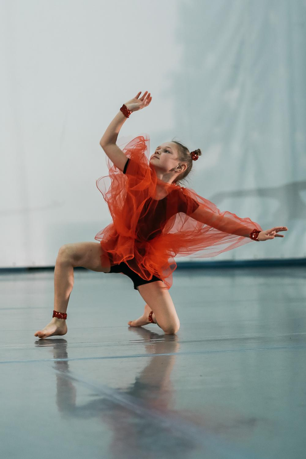 Выступление танцевального центра Дункан. Антонина Морозова, профессиональный семейный фотограф видеограф