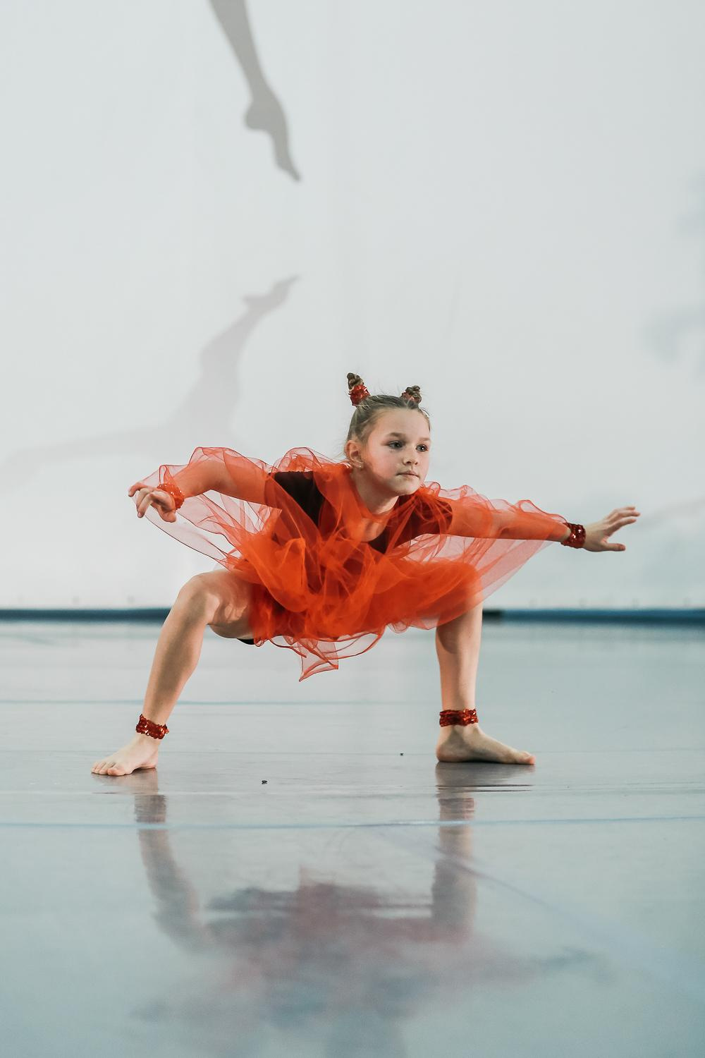 Выступление танцевального центра Дункан. Антонина Морозова, профессиональный семейный фотограф видеограф