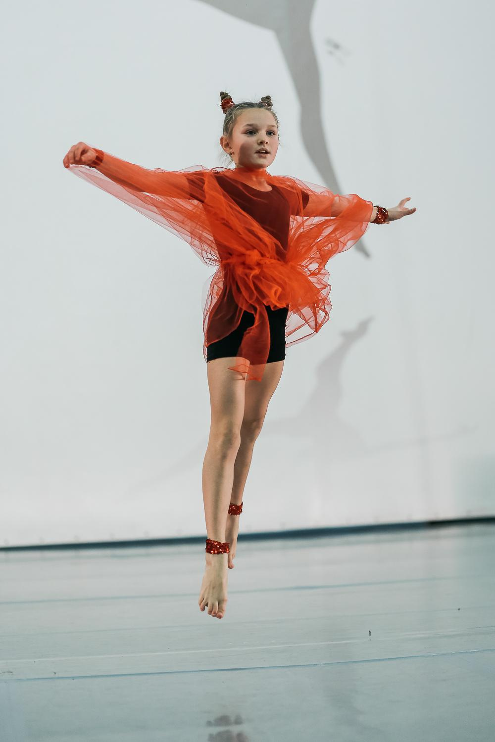 Выступление танцевального центра Дункан. Антонина Морозова, профессиональный семейный фотограф видеограф