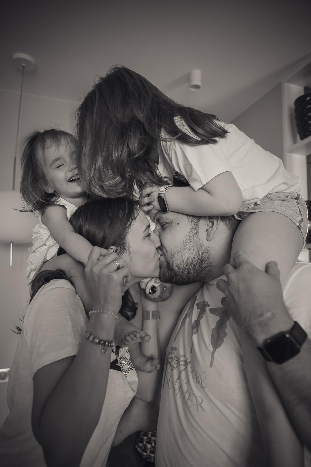 Дома у Марфы и Маруси. Антонина Морозова, профессиональный семейный фотограф видеограф