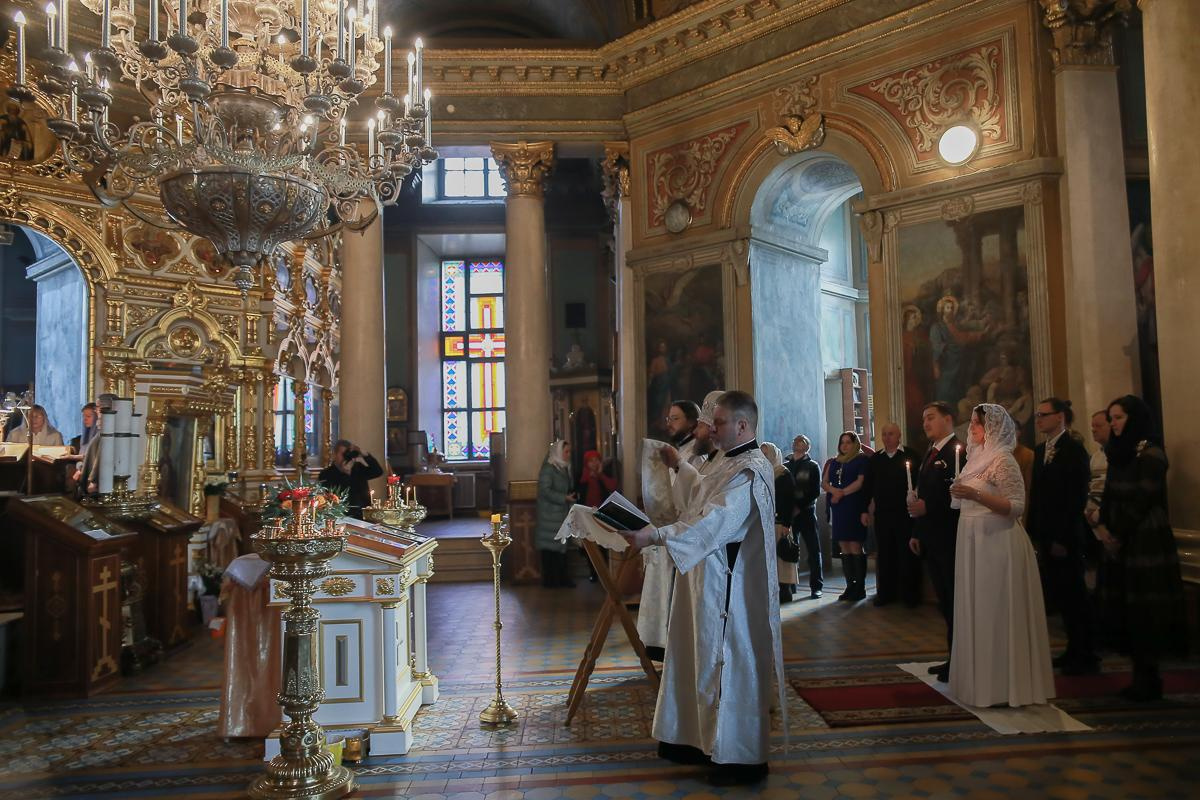 Венчание Алексея и Валерии в Никольском храме. Антонина Морозова, профессиональный семейный фотограф видеограф