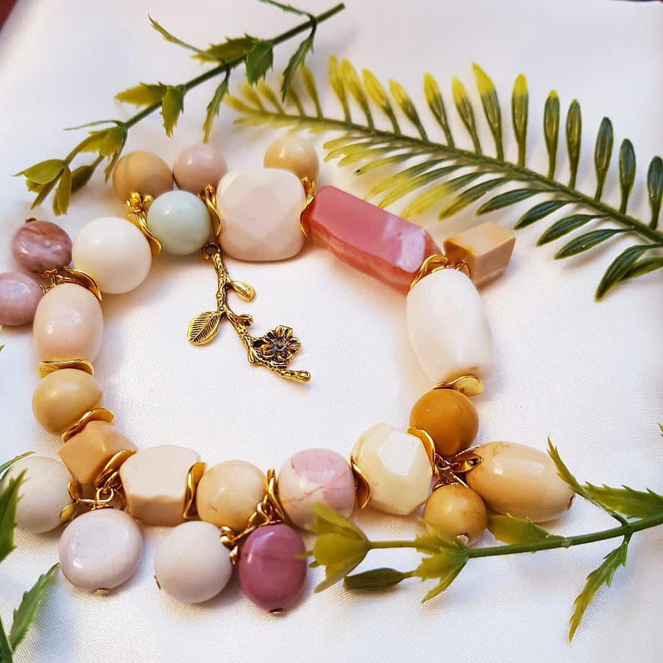 С натуральными камнями. ВАЛИНОР — выставка-продажа hand made