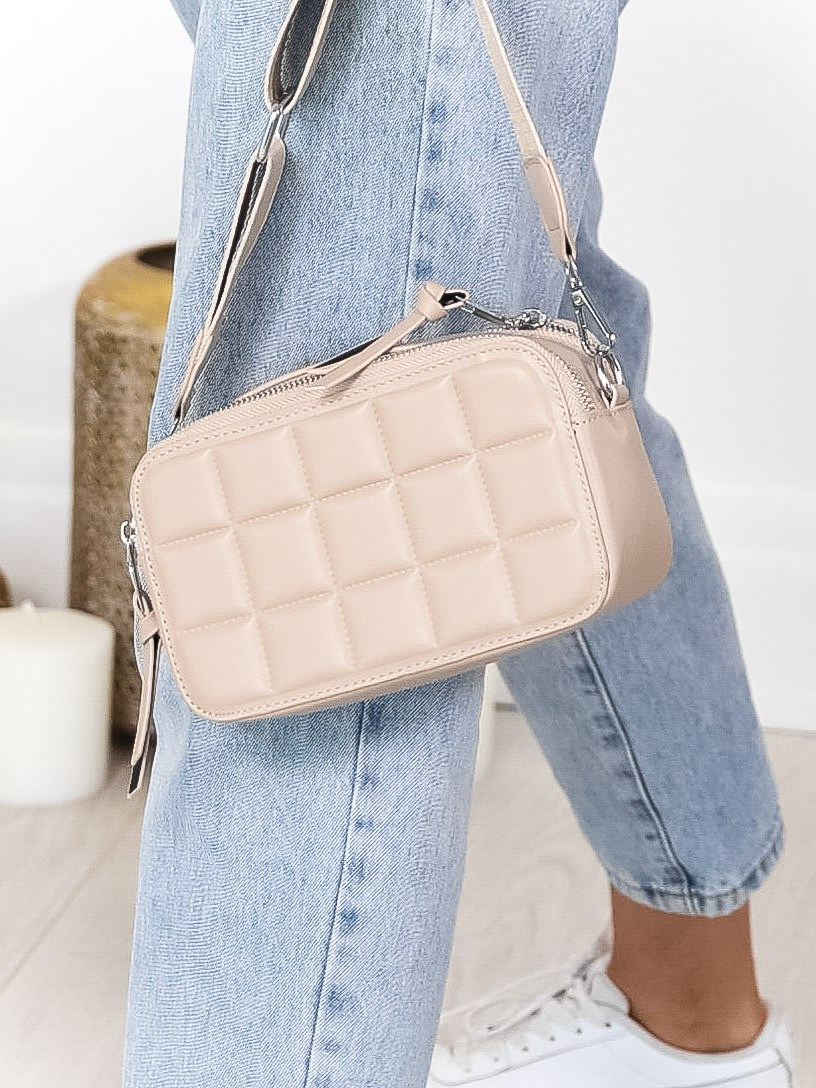 WB OZON Сумки женские. Фотосъёмка для бизнеса — предметное фото, репортаж с мероприятий, портреты людей, съёмка интерьера и экстерьера