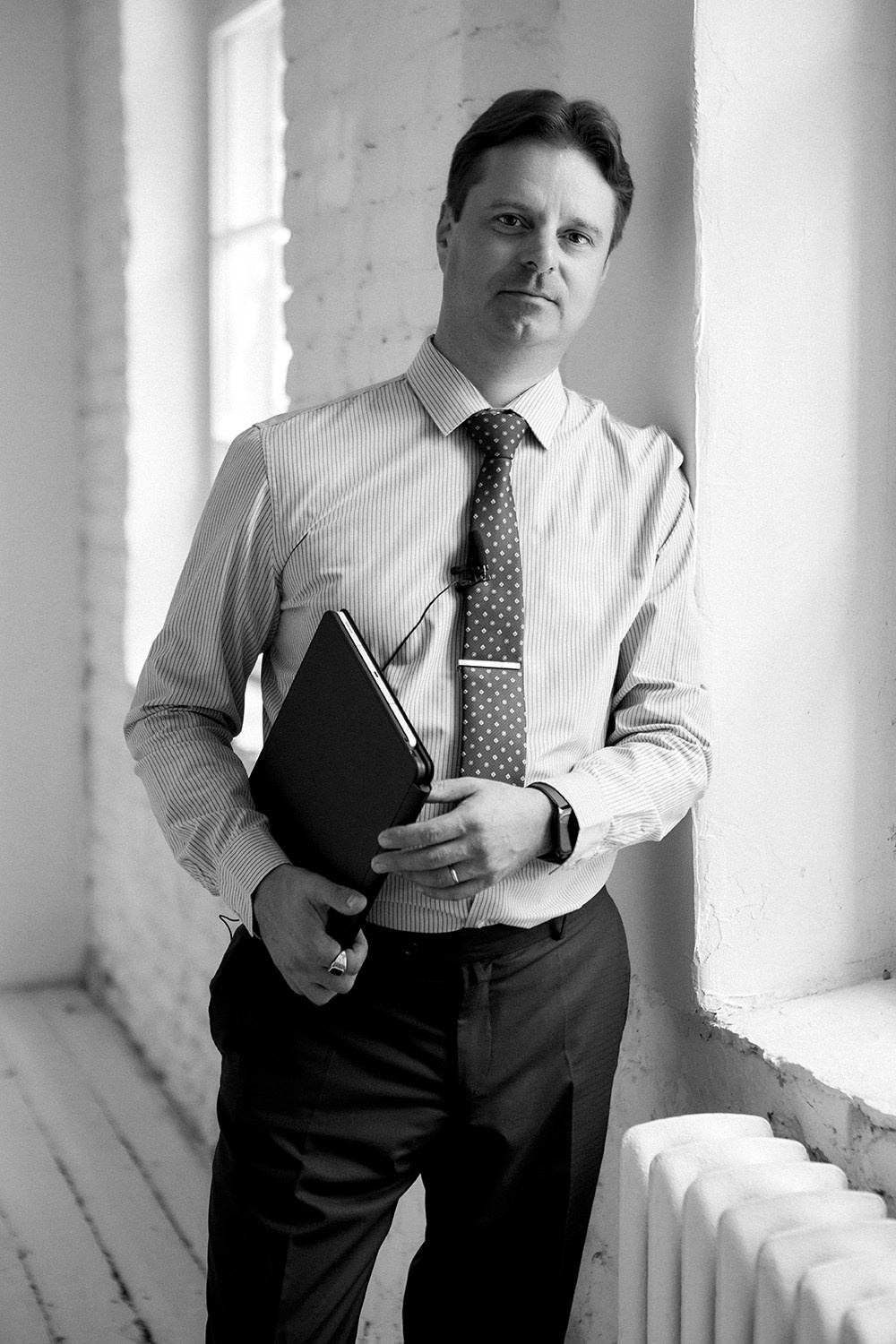 Мужские фотосессии в студии и на улице: художественные, для соцсетей, аватаров, сайтов знакомств. Фотограф Полина Завельская