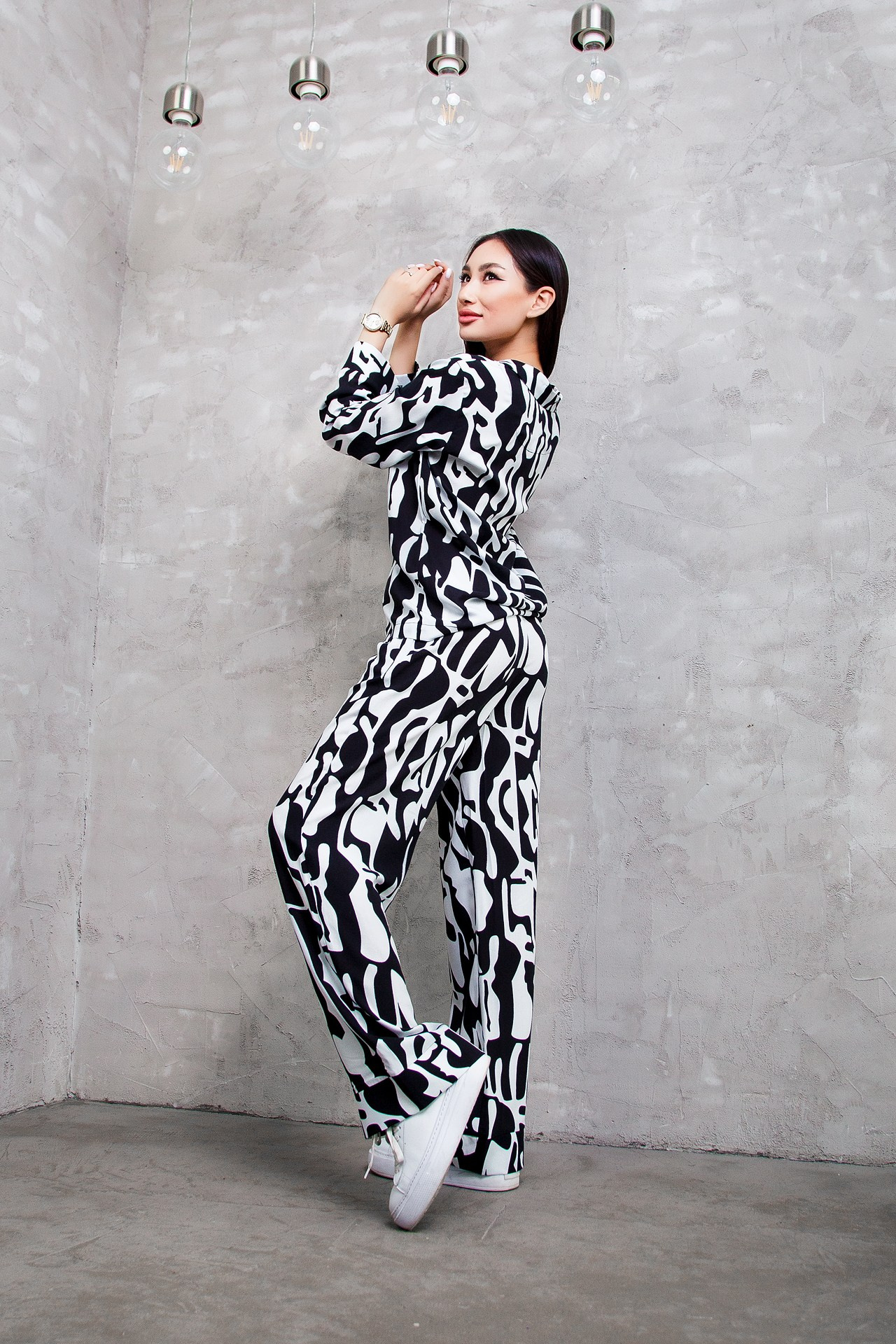 Реклама женской одежды. Натан Супервайзер по Продакшену