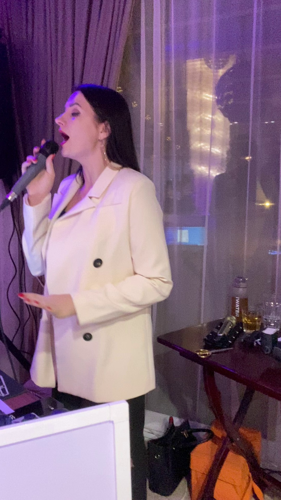 Музыкальное соправождение. Организатор праздников. Ведущая Марина Гребенникова