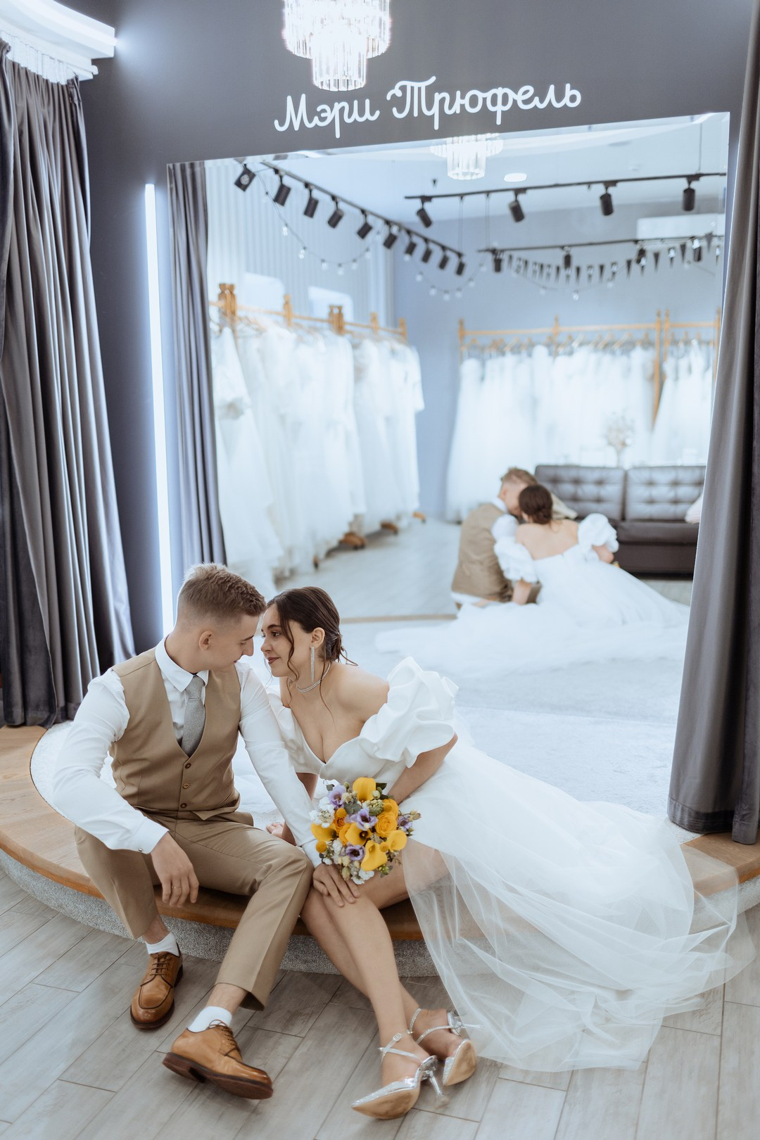  Свадебная фотография в историческом ансамбле