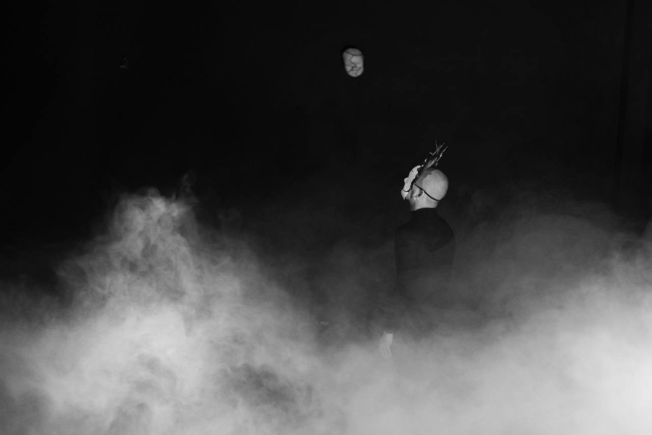 Выставка — перформанс «Мам, я дома!». Фотограф Светлана Амирханова