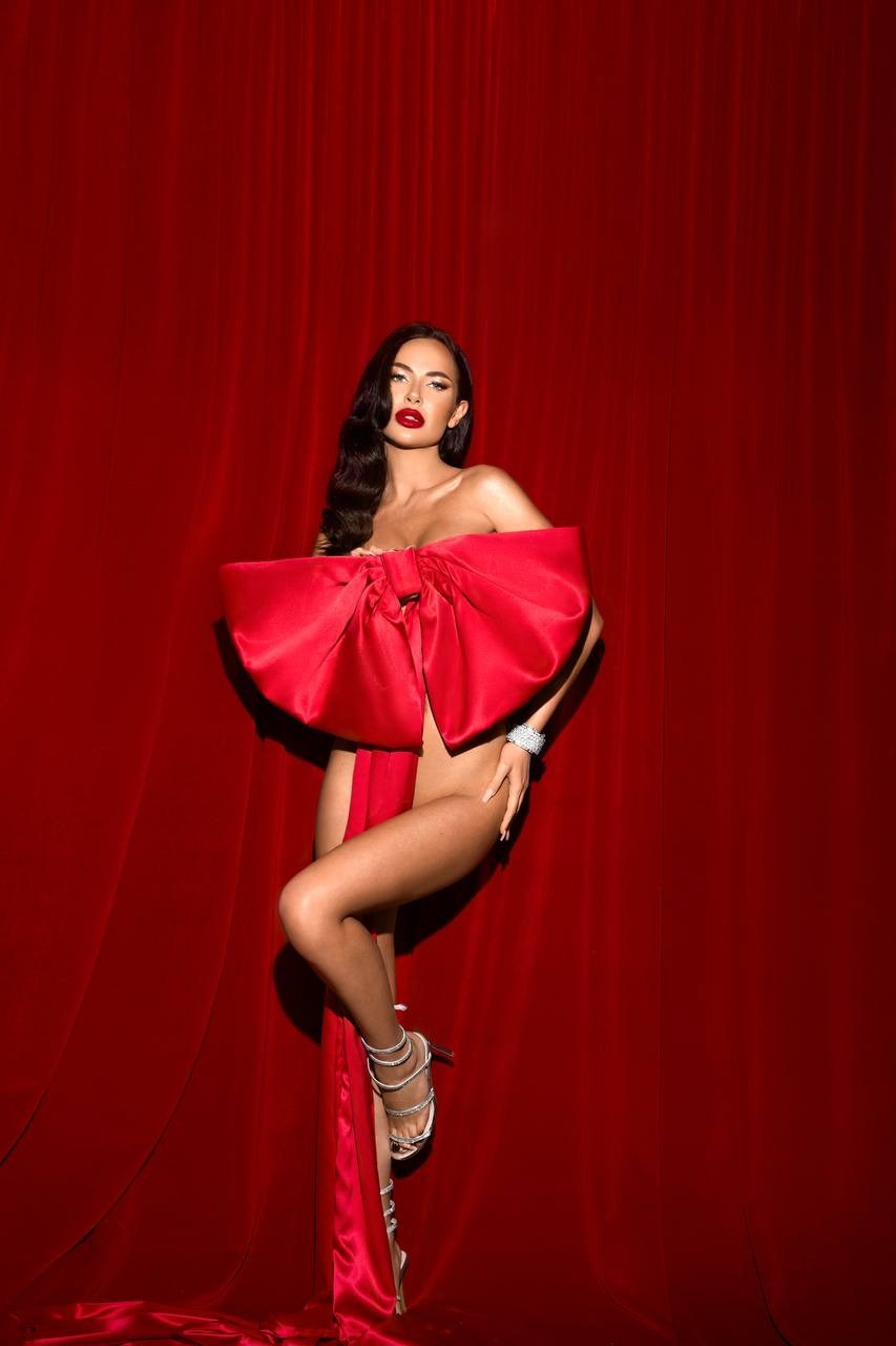 LOVE. Fashion & Boudoir photographer Diana Ageeva