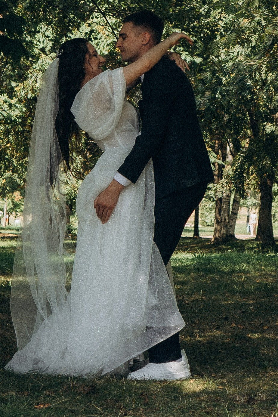 СВАДЕБНАЯ СЬЕМК В ПАРКЕ 300-ЛЕТИЯ. Профессиональный фотограф, Санкт-Петербург — Виктория Богомолова