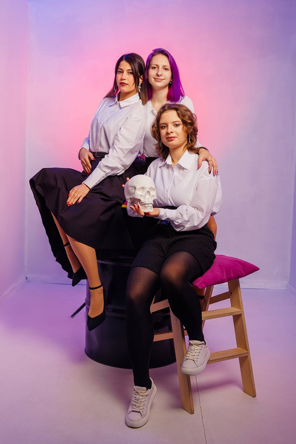 Фотосессия с цветными фильтрами 10 школа 11в. СИГМА | Студия выпускных альбомов Красноярск