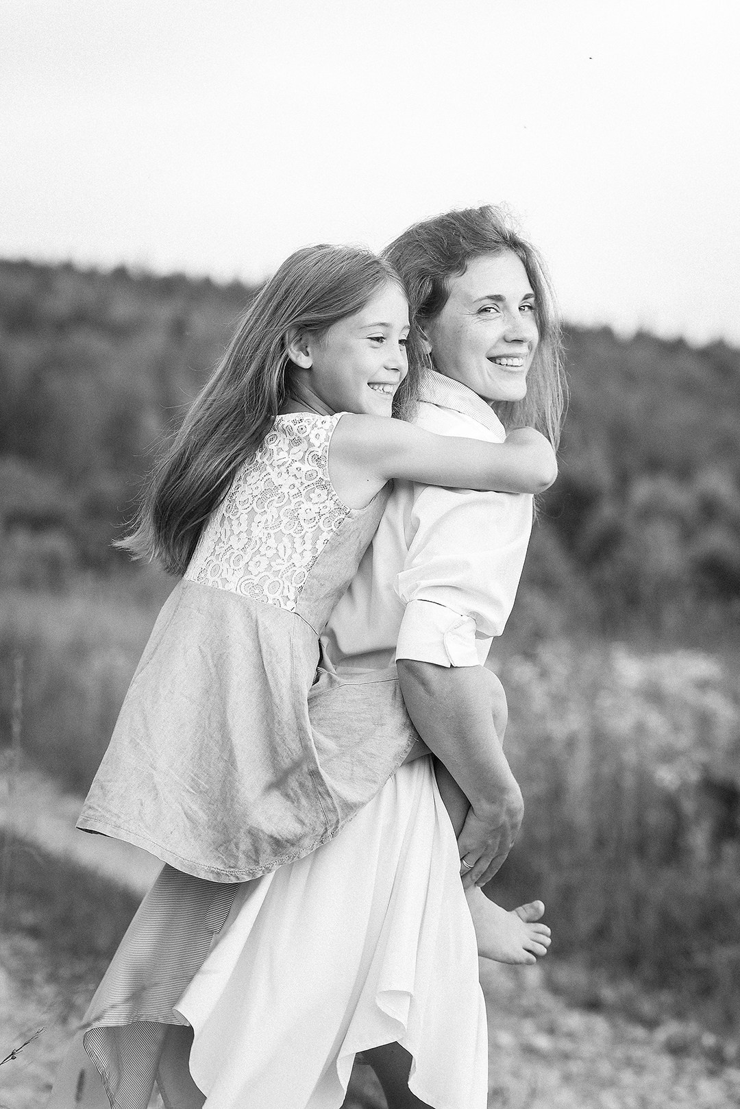 Оксана и Лукерья ЧБ. Римма Гусакова. Выпускные фотокниги. Детские и семейные фотосессии