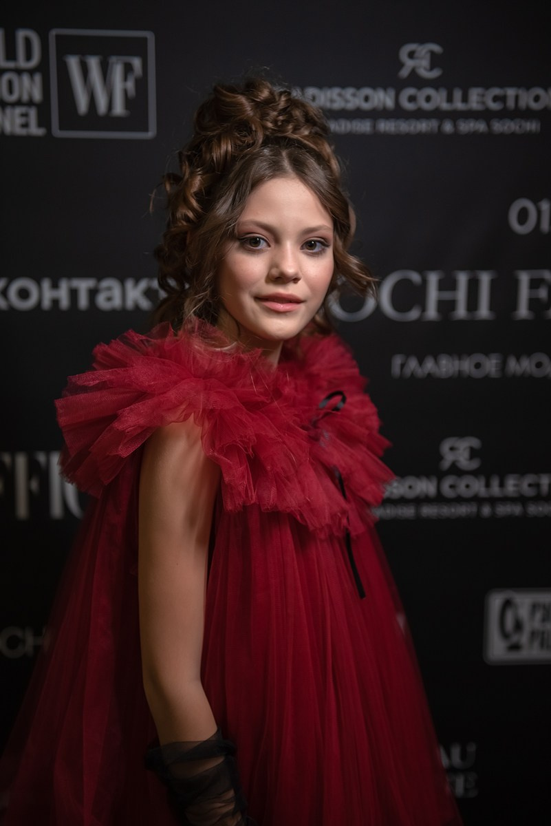 SochiFashionWeek2024 дизайнер Анохина Светлана. Семейный и коммерческий фотограф в Сочи Александр Бодунов