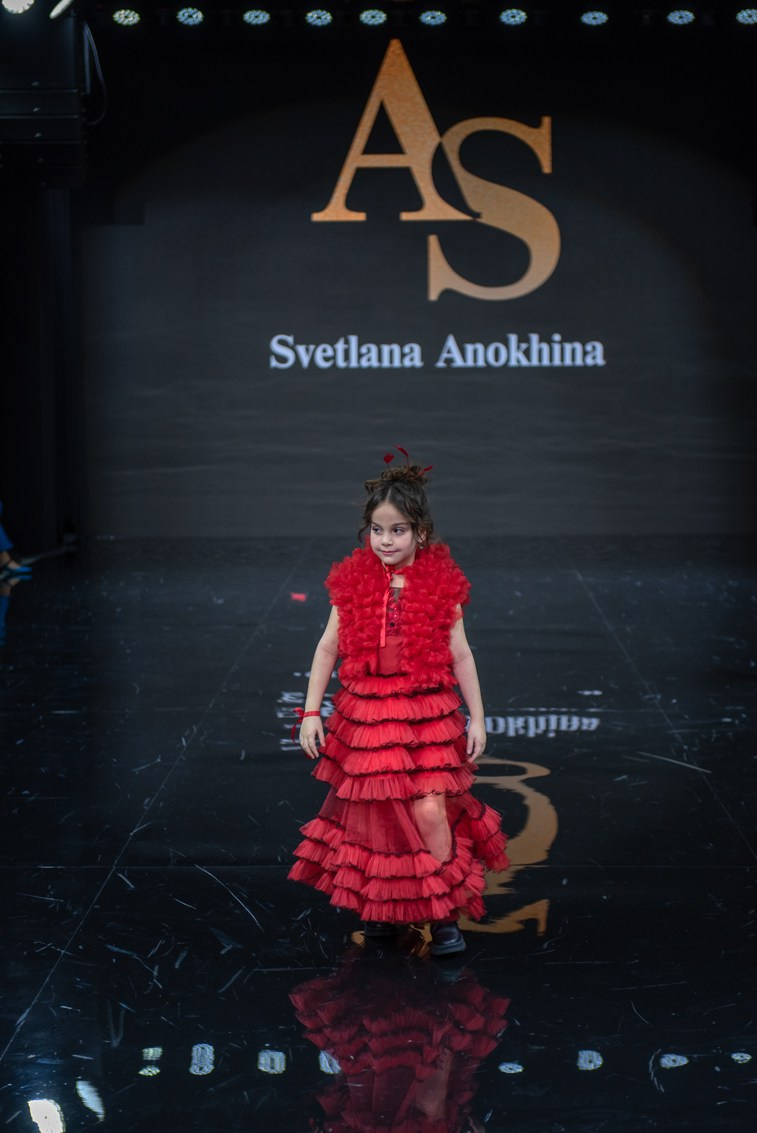 SochiFashionWeek2024 дизайнер Анохина Светлана. Семейный и коммерческий фотограф в Сочи Александр Бодунов