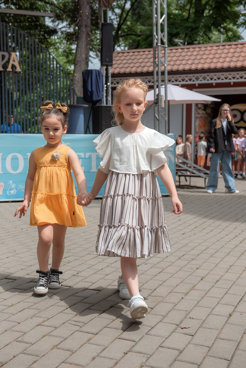 Парк Ривьера дефиле HAPPYkids. Семейный и коммерческий фотограф в Сочи Александр Бодунов