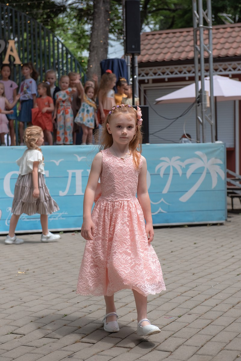 Парк Ривьера дефиле HAPPYkids. Семейный и коммерческий фотограф в Сочи Александр Бодунов