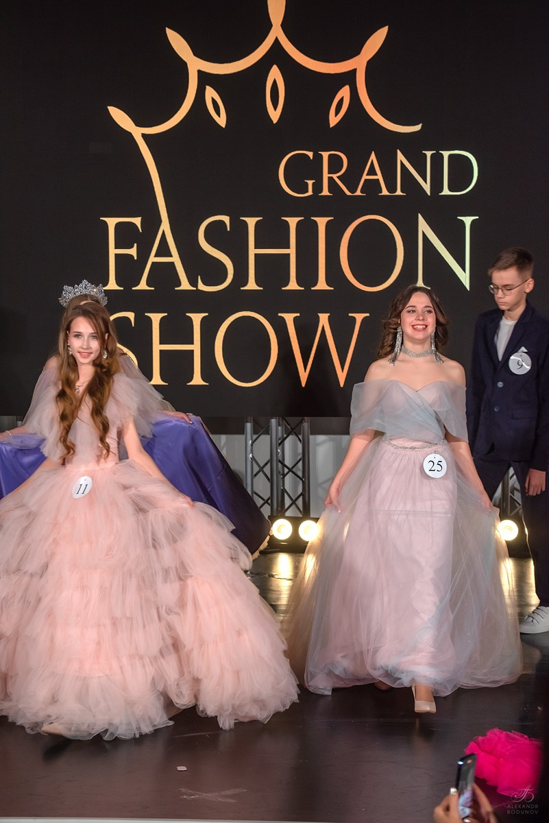 GrandFashionShow2024. Семейный и коммерческий фотограф в Сочи Александр Бодунов