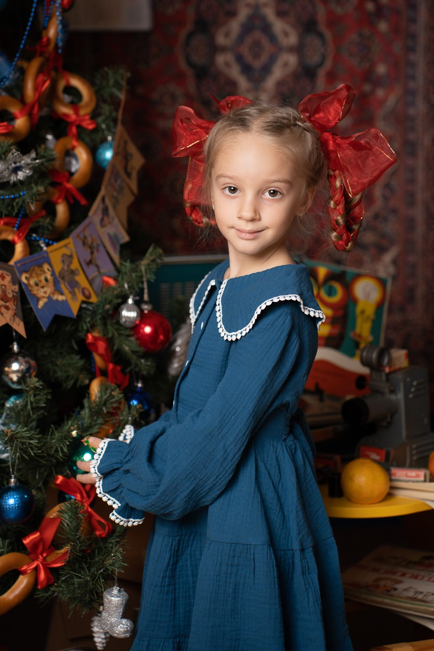 Елка, кассеты и мандаринки. Фотограф Мария Ковкова