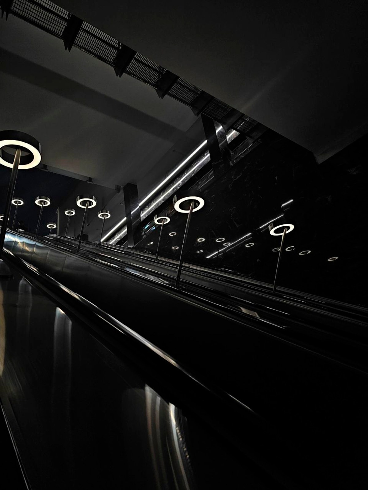 Метро Москвы. Монохромный фотограф