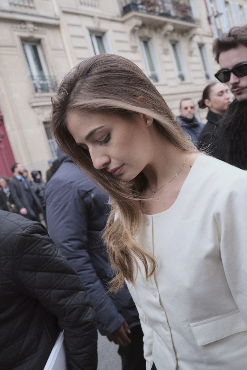 Showside. Eduard Savosin | Documentary & Portrait Photographer in Paris