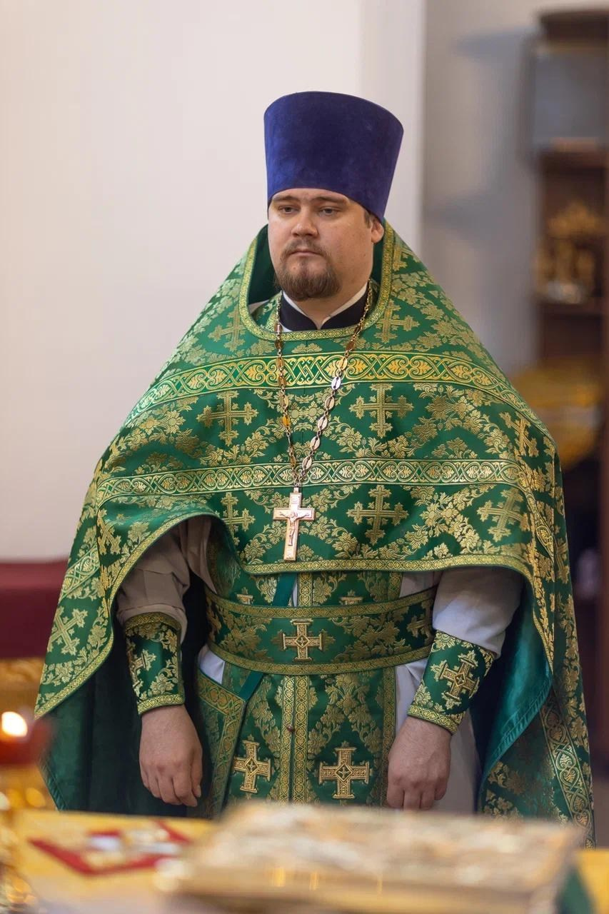 Божественная Литургия в храме Нерукотворного образа Спасителя. Саратовское Северо-Западное благочиние