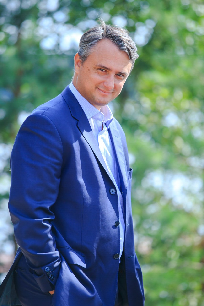 Командообразующее. Фотограф событий, Максим Романенко