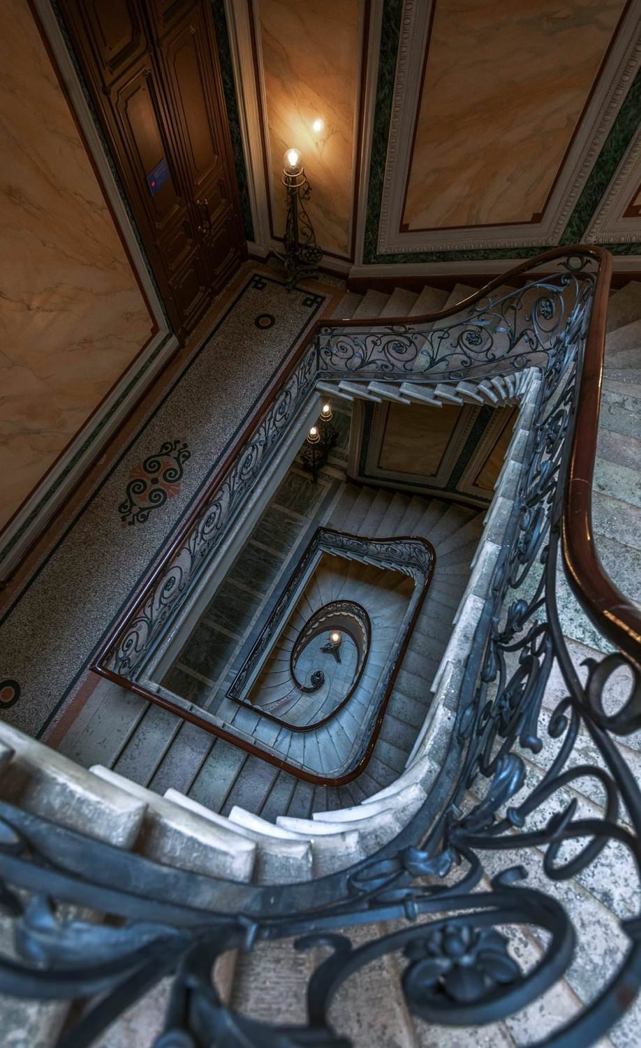 World of Staircases — personal project of photographer Vadim Sherbakov. Vadim Sherbakov Portfolio