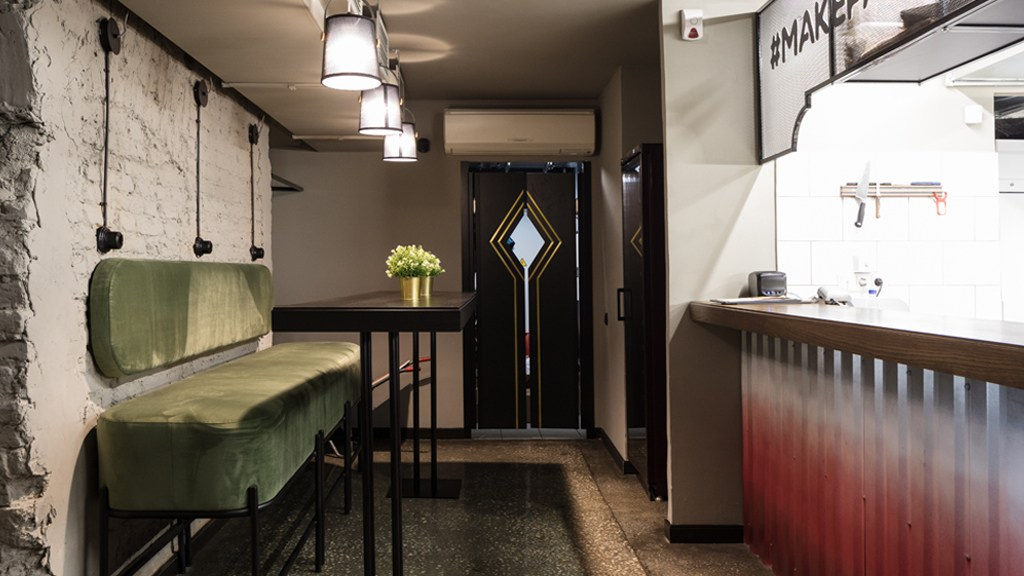 DIKMAN'S DELI. LAM buro