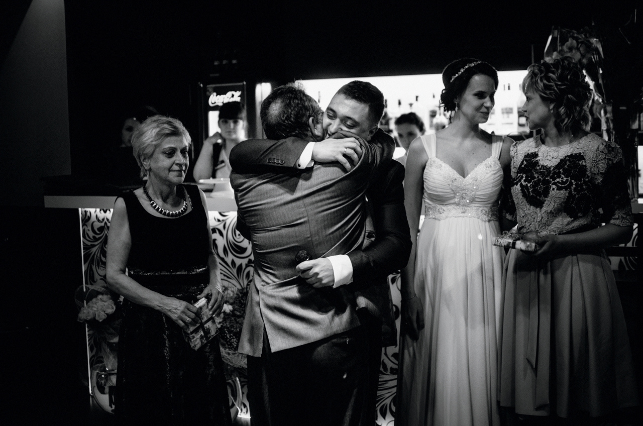 Свадебная фотосъёмка на банкете. Андрей Бортников. Рекламный фотограф в Грузии