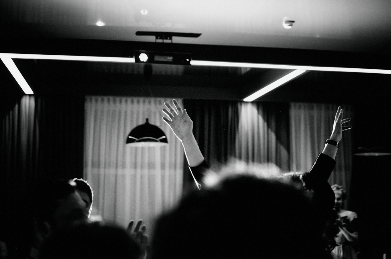 Свадебная фотосъёмка на банкете. Андрей Бортников. Рекламный фотограф в Грузии