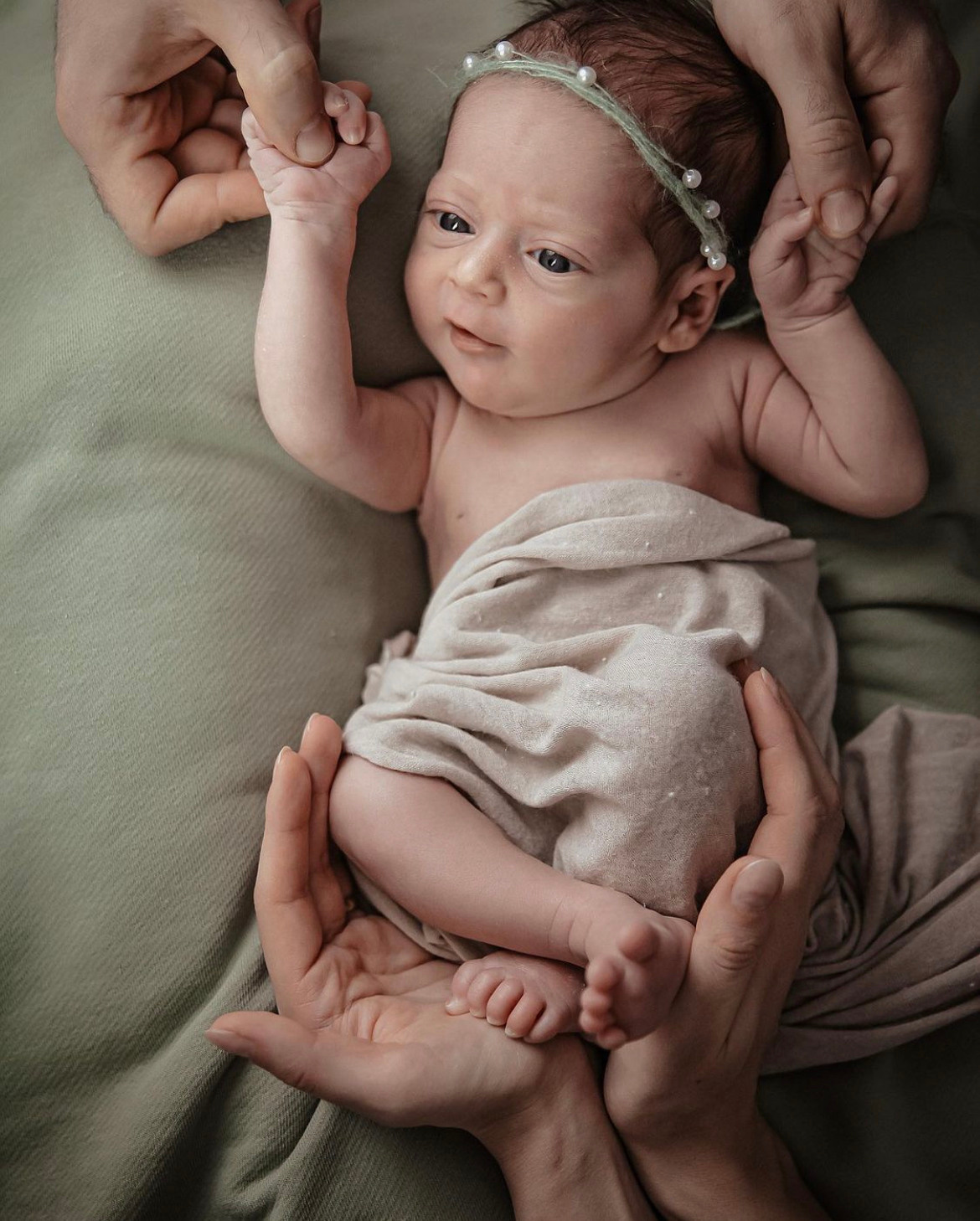 НОВОРОЖДЕННЫЕ до месяца. Мишугина Ольга Фотограф новорожденных, семейный и детский фотограф