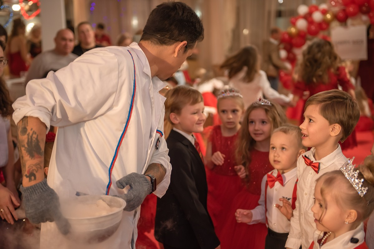 Выпускной в детской школе моделей HAPPYkids 2024. Семейный и коммерческий фотограф в Сочи Александр Бодунов