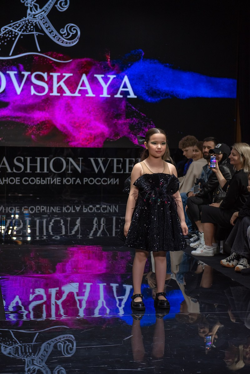 SochiFashionWeek2024 дизайнер Кибовская. Семейный и коммерческий фотограф в Сочи Александр Бодунов