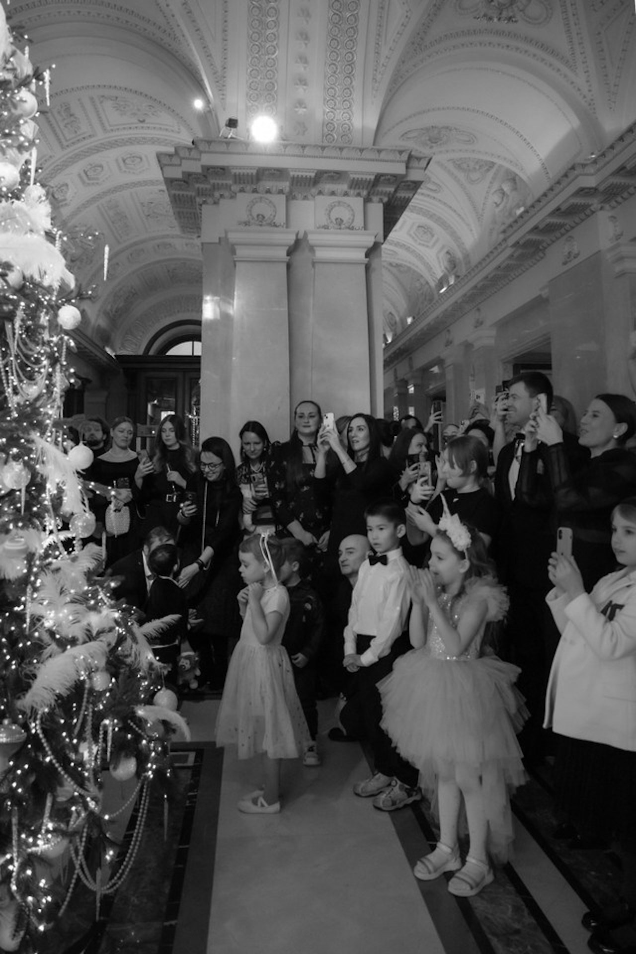 Зажжение новогодней елки в отеле Four seasons. By Twins — фото и видео объединение в Санкт-Петербруге, Москве и Сочи