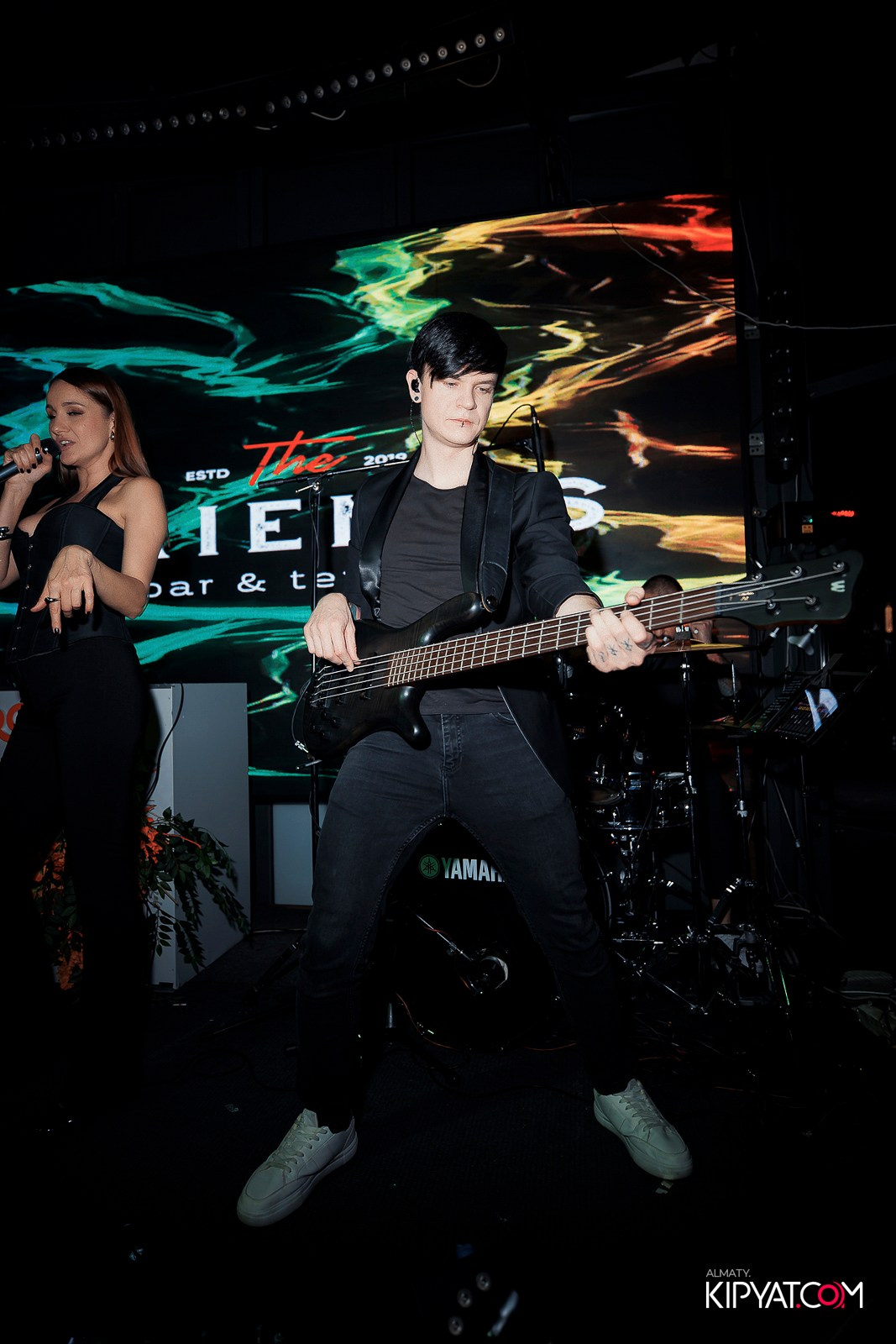 FRIENDS BAR & TERRACE. КИПЯТКОМ АЛМАТЫ!