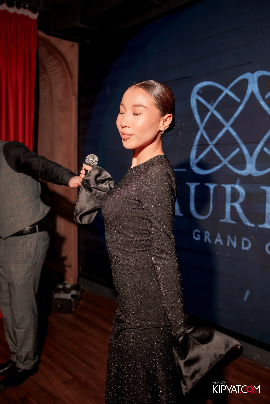 LAUREATE GRAND CAFÉ. КИПЯТКОМ АЛМАТЫ!